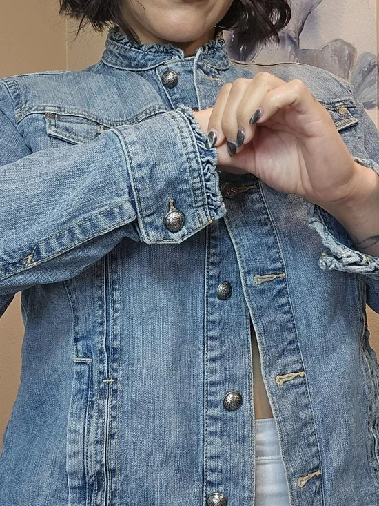 Chico's Platinum Denim Jacket with Ruffles & Button Closures Size 2 Or Large - Picture 6 of 8